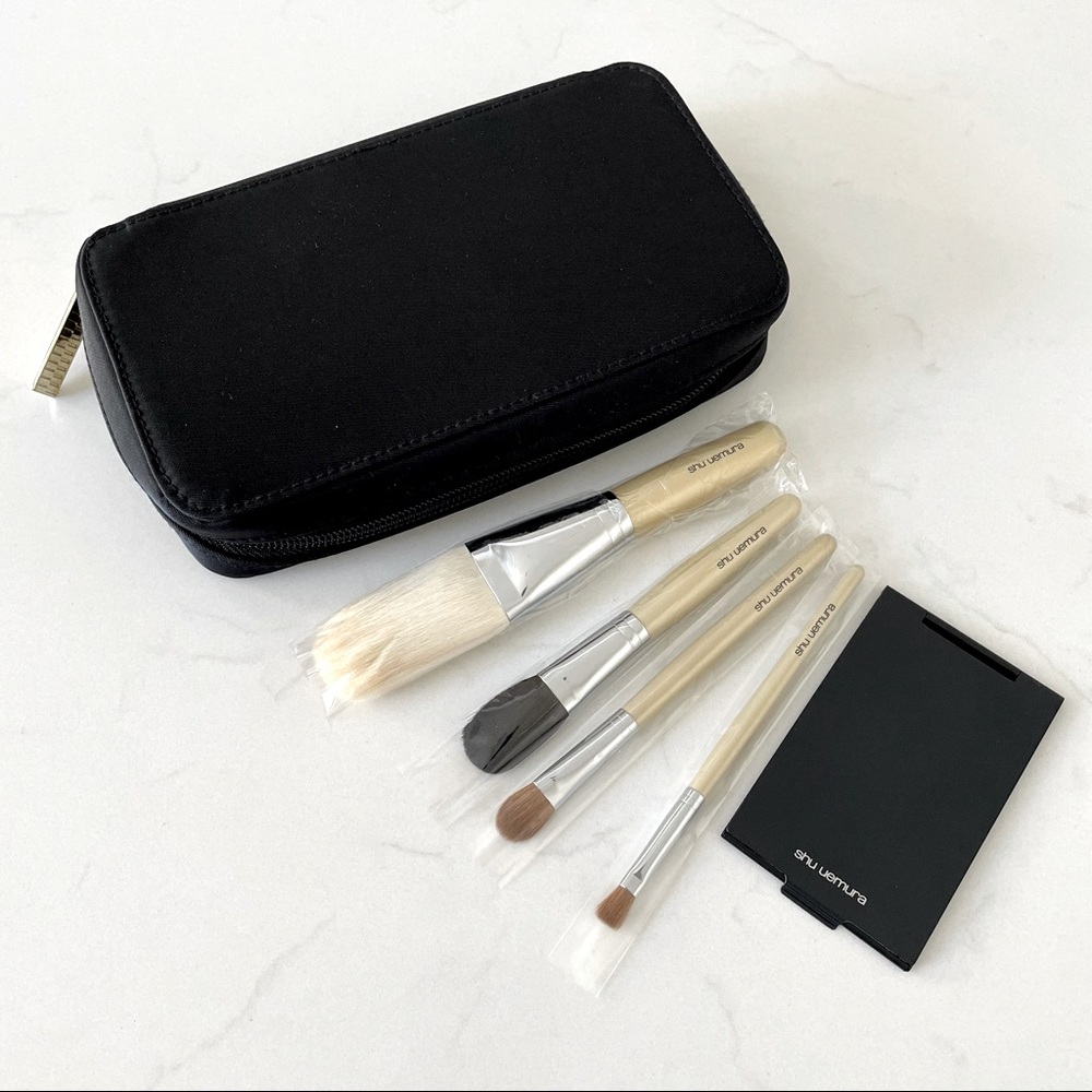 ✨𝙷𝚘𝚜𝚝 𝙿𝚒𝚌𝚔✨shu uemura 5 Piece Compact Make-up Brush Set